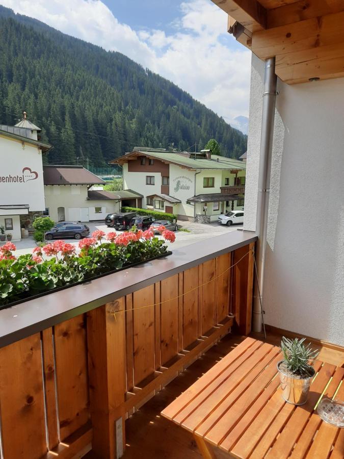 Gruenwaldhof Bed & Breakfast Tux Exterior photo
