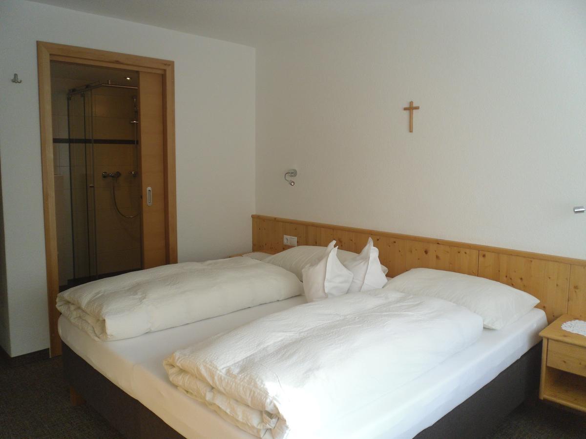 Gruenwaldhof Bed & Breakfast Tux Exterior photo